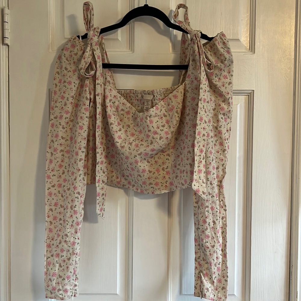 Floral cream crop top